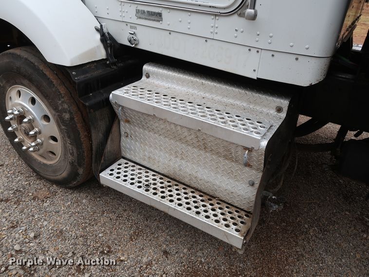 image for item DG4233 2007 Kenworth T800 dump truck