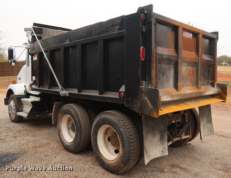 image for item DG4233 2007 Kenworth T800 dump truck