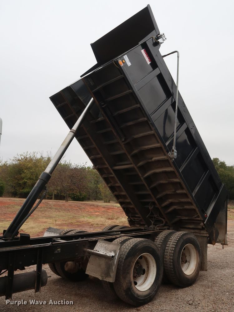 image for item DG4233 2007 Kenworth T800 dump truck