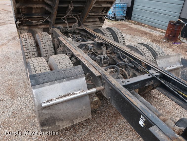 image for item DG4233 2007 Kenworth T800 dump truck