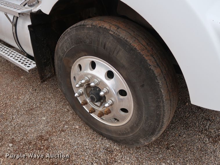 image for item DG4233 2007 Kenworth T800 dump truck