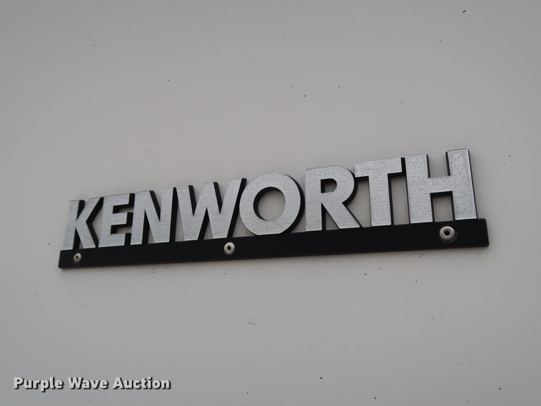 image for item DG4233 2007 Kenworth T800 dump truck