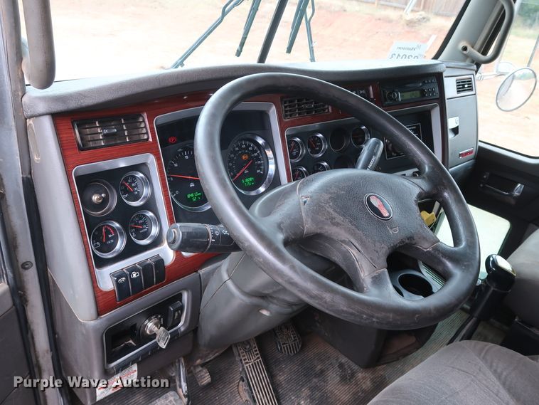 image for item DG4234 2007 Kenworth T800 dump truck