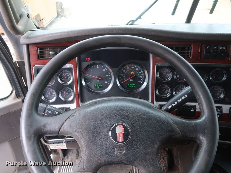 image for item DG4234 2007 Kenworth T800 dump truck