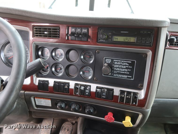 image for item DG4234 2007 Kenworth T800 dump truck