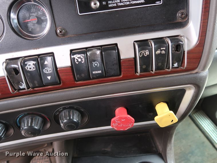 image for item DG4234 2007 Kenworth T800 dump truck