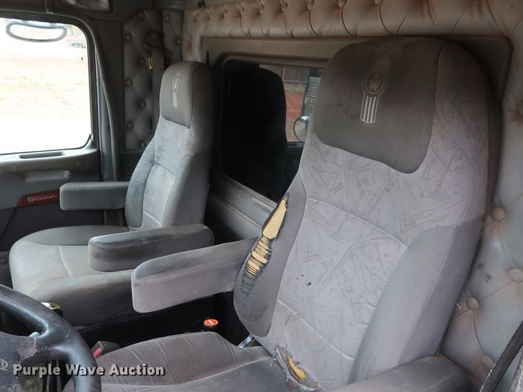 image for item DG4234 2007 Kenworth T800 dump truck