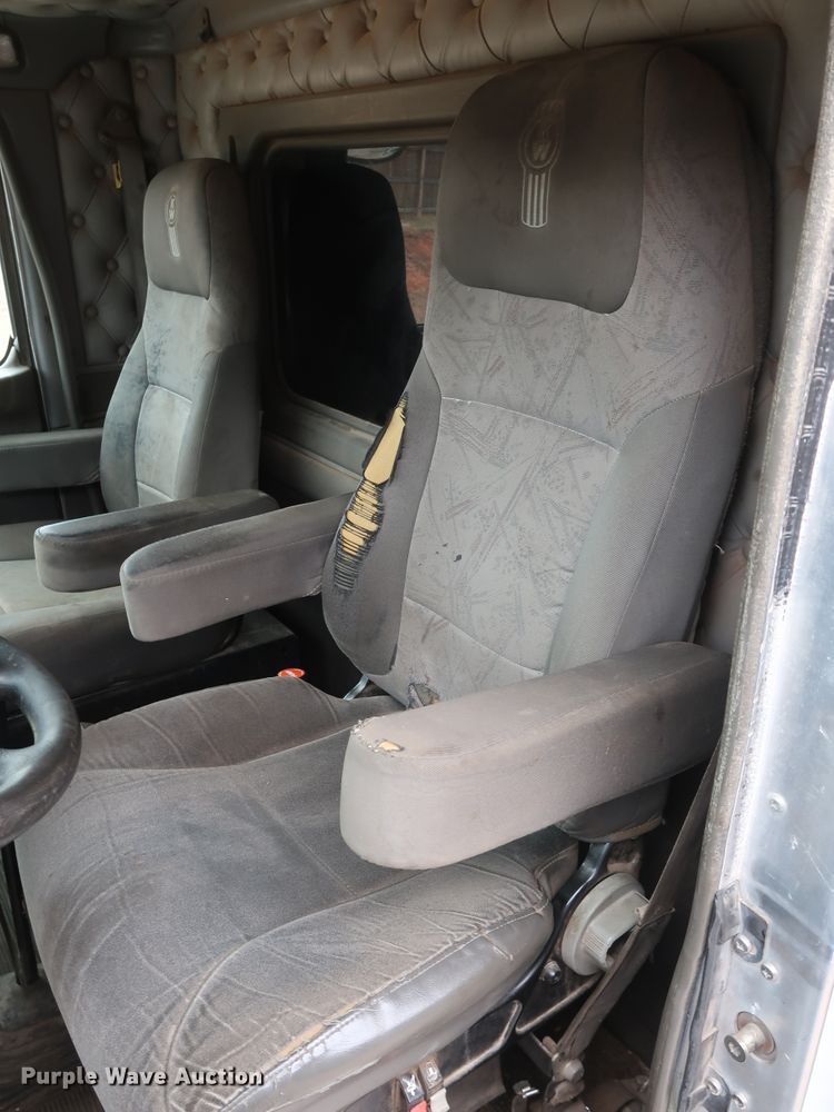 image for item DG4234 2007 Kenworth T800 dump truck