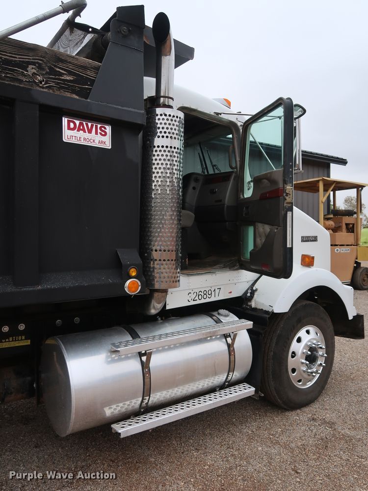 image for item DG4234 2007 Kenworth T800 dump truck