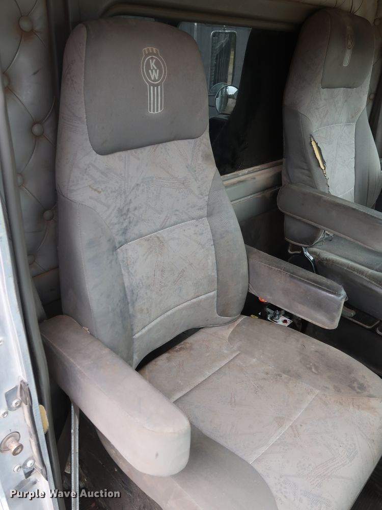 image for item DG4234 2007 Kenworth T800 dump truck