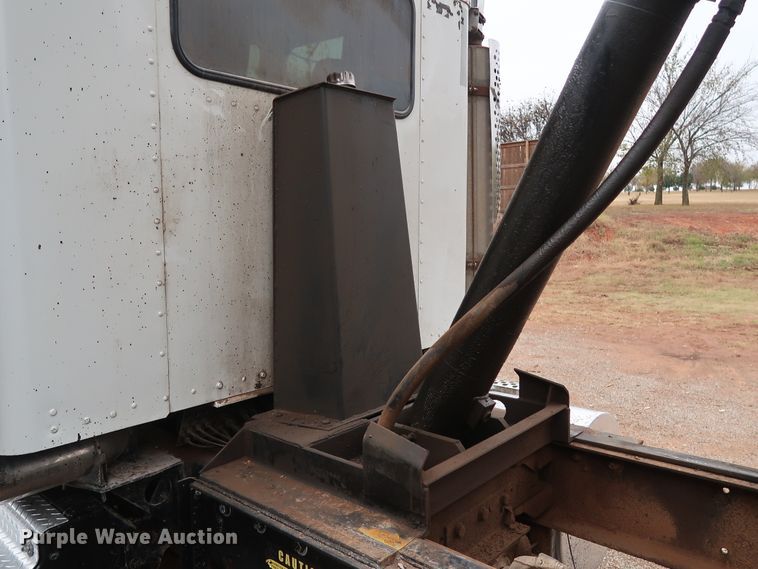 image for item DG4234 2007 Kenworth T800 dump truck