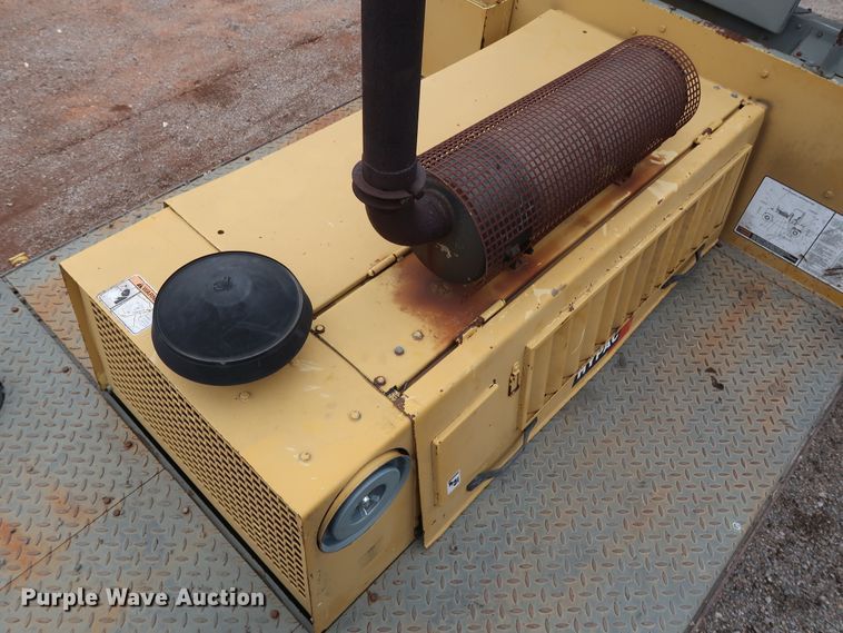 image for item DG4235 2002 Hypac C560A pneumatic roller