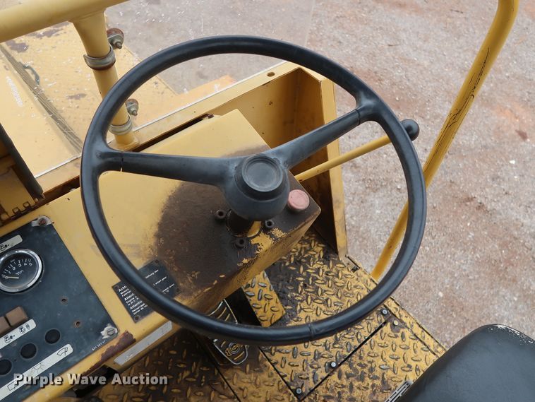 image for item DG4236 1999 Hypac C560A pneumatic roller