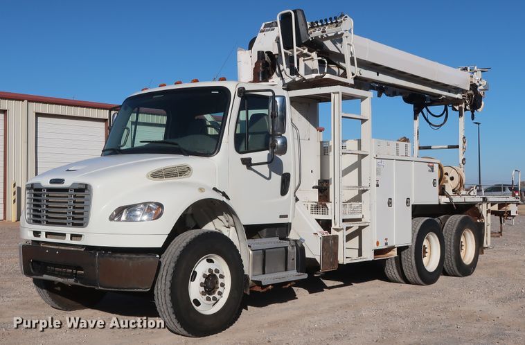 image for item DG4237 2011 Freightliner Business Class M2 digger derrick truck