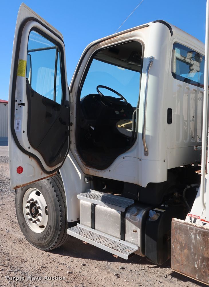 image for item DG4237 2011 Freightliner Business Class M2 digger derrick truck