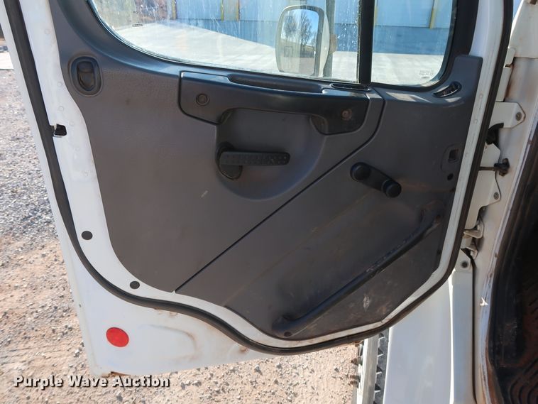 image for item DG4237 2011 Freightliner Business Class M2 digger derrick truck