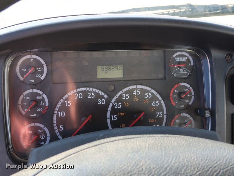 image for item DG4237 2011 Freightliner Business Class M2 digger derrick truck