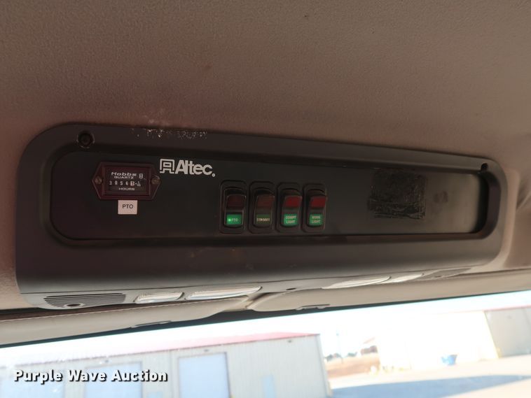 image for item DG4237 2011 Freightliner Business Class M2 digger derrick truck