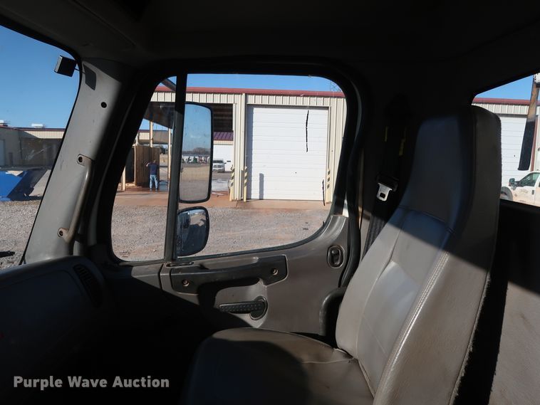 image for item DG4237 2011 Freightliner Business Class M2 digger derrick truck