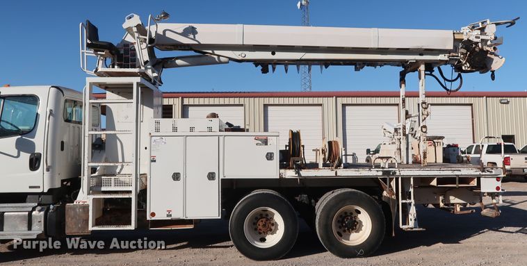 image for item DG4237 2011 Freightliner Business Class M2 digger derrick truck