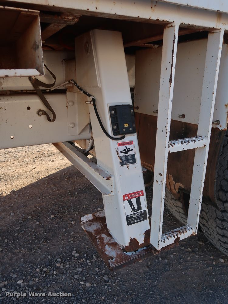 image for item DG4237 2011 Freightliner Business Class M2 digger derrick truck