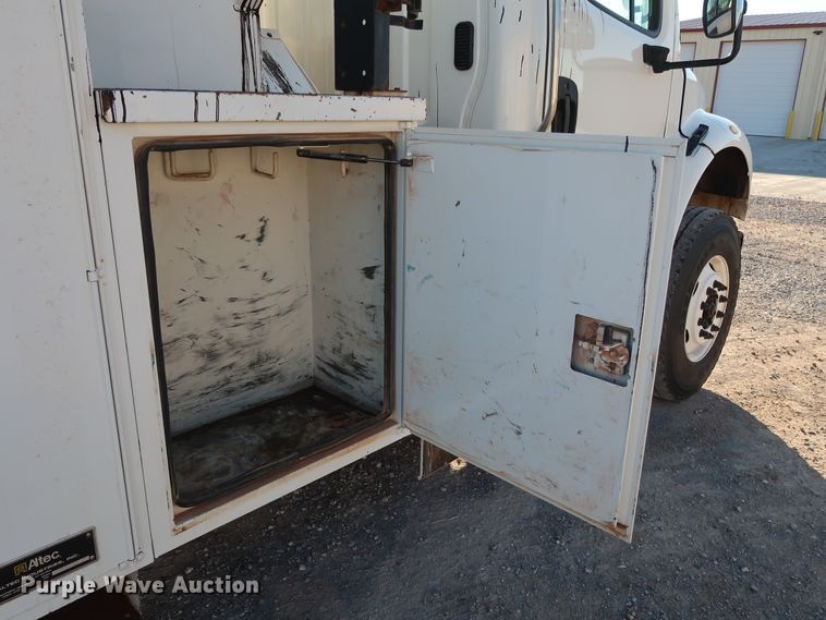 image for item DG4237 2011 Freightliner Business Class M2 digger derrick truck