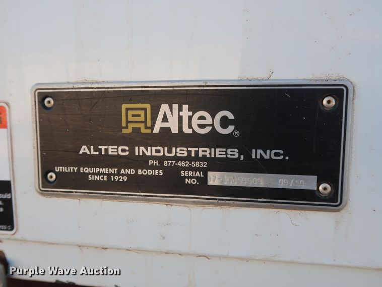 image for item DG4237 2011 Freightliner Business Class M2 digger derrick truck