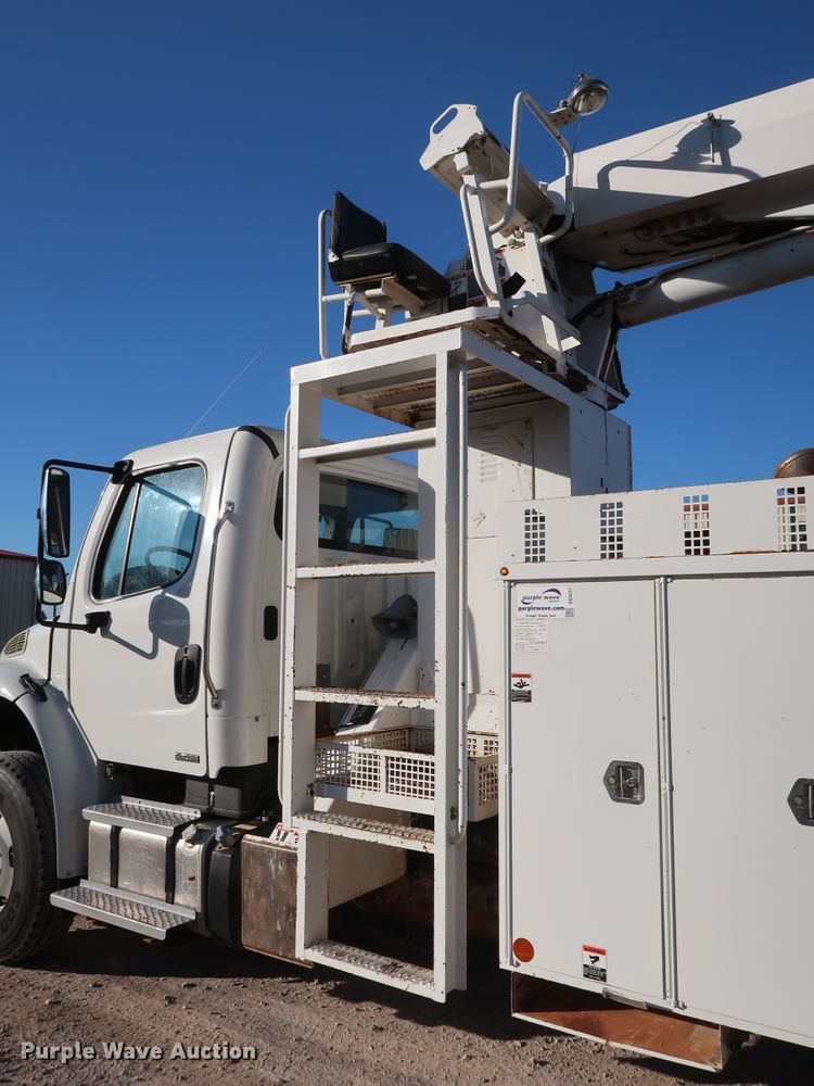 image for item DG4237 2011 Freightliner Business Class M2 digger derrick truck