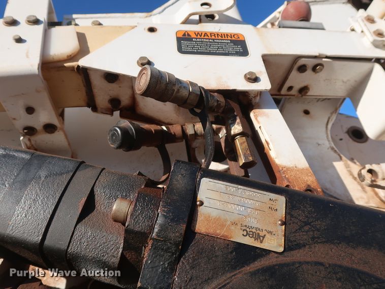 image for item DG4237 2011 Freightliner Business Class M2 digger derrick truck