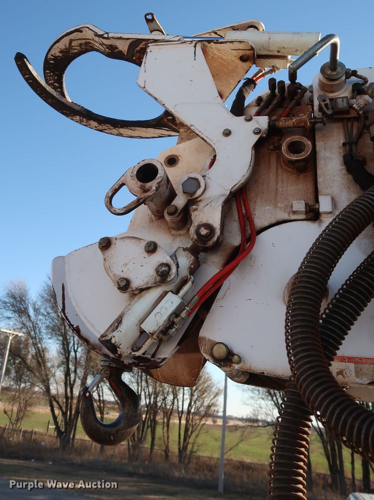 image for item DG4237 2011 Freightliner Business Class M2 digger derrick truck