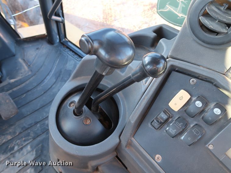 image for item DG4240 2008 John Deere 310SJ backhoe