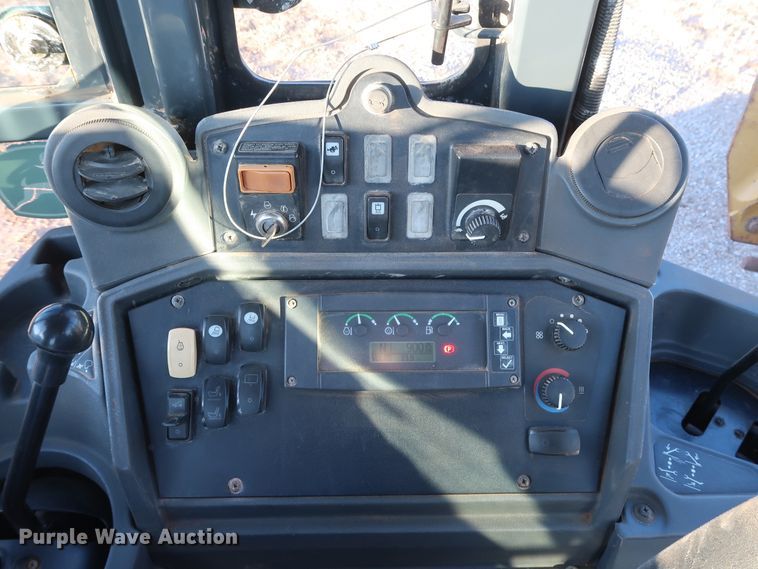 image for item DG4240 2008 John Deere 310SJ backhoe