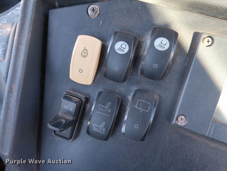 image for item DG4240 2008 John Deere 310SJ backhoe