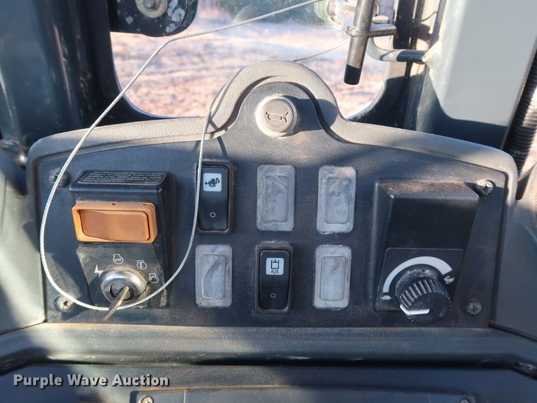 image for item DG4240 2008 John Deere 310SJ backhoe