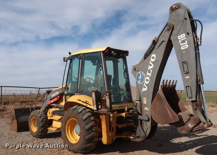 image for item DG4243 2005 Volvo BL70 backhoe