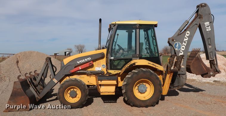 image for item DG4243 2005 Volvo BL70 backhoe