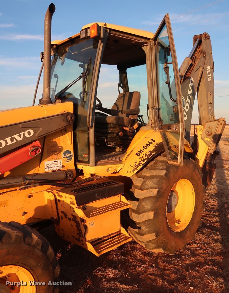 image for item DG4243 2005 Volvo BL70 backhoe