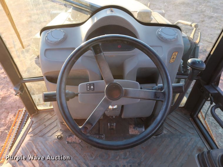 image for item DG4243 2005 Volvo BL70 backhoe