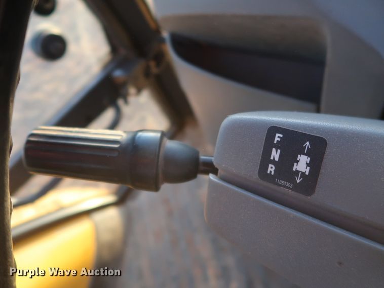 image for item DG4243 2005 Volvo BL70 backhoe