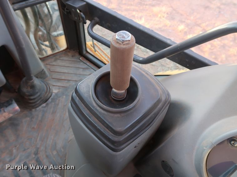 image for item DG4243 2005 Volvo BL70 backhoe