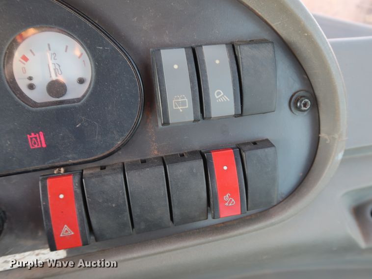 image for item DG4243 2005 Volvo BL70 backhoe