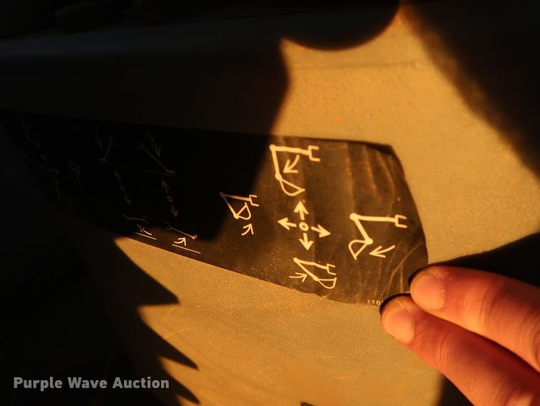 image for item DG4243 2005 Volvo BL70 backhoe