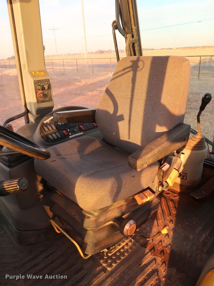 image for item DG4243 2005 Volvo BL70 backhoe