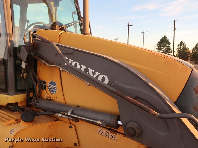 image for item DG4243 2005 Volvo BL70 backhoe