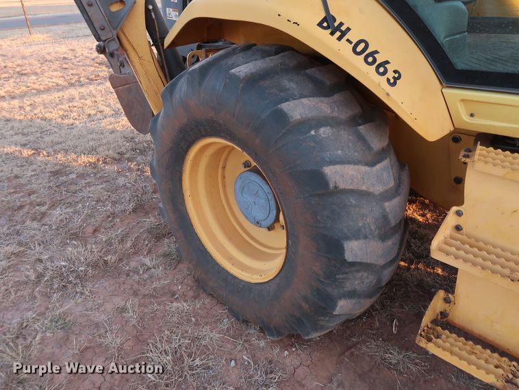 image for item DG4243 2005 Volvo BL70 backhoe