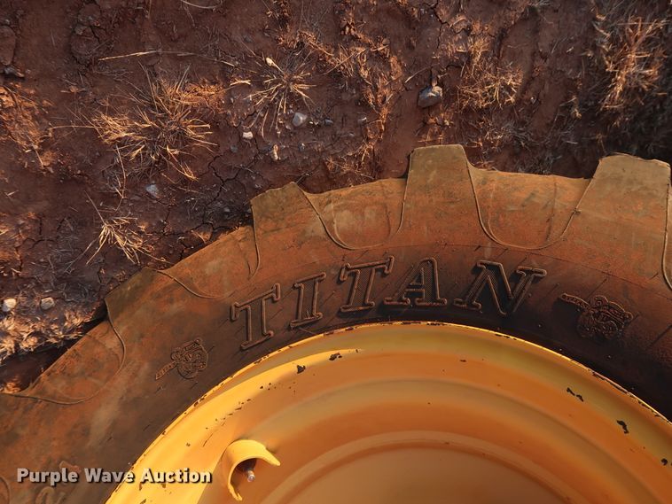 image for item DG4243 2005 Volvo BL70 backhoe