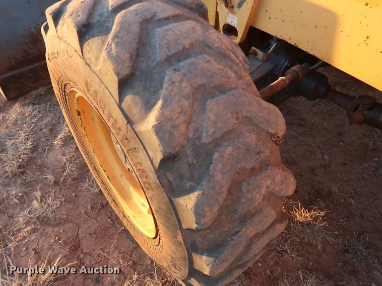 image for item DG4243 2005 Volvo BL70 backhoe