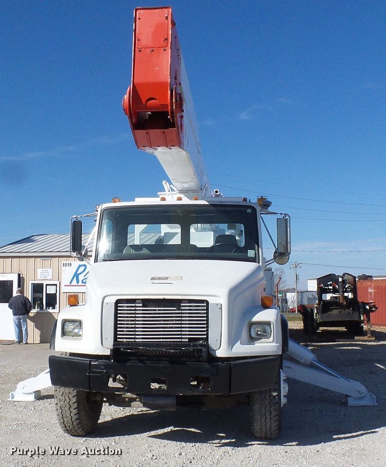 image for item DG5521 2002 Freightliner FL80 bucket truck