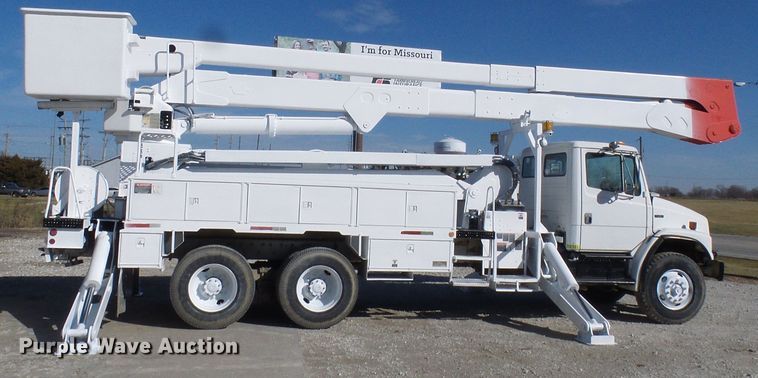 image for item DG5521 2002 Freightliner FL80 bucket truck