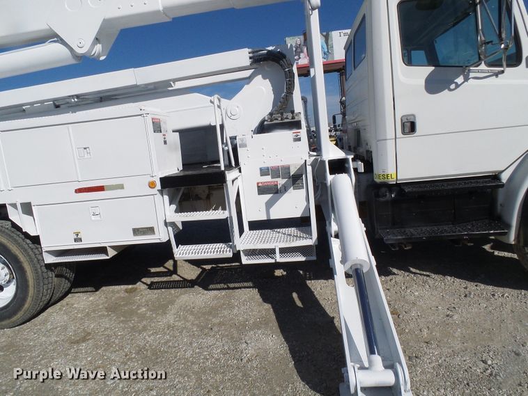 image for item DG5521 2002 Freightliner FL80 bucket truck